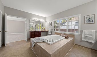 2086 Autumn Hill Dr, Ann Arbor, MI 48103