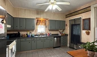 114 E Concord St, Athens, WV 24712