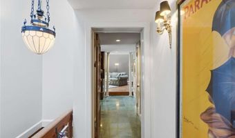6 Howe Ave 8, Newport, RI 02840
