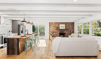 95 Capstan St, Jamestown, RI 02835