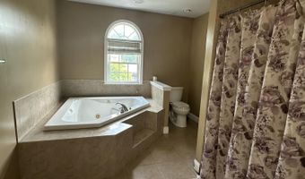 528 Vanderbilt Ave, Bayville, NJ 08721