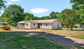 111 Highland Acres Dr, Boiling Springs, SC 29316