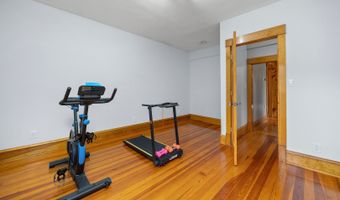 27 Center St, Algonquin, IL 60102