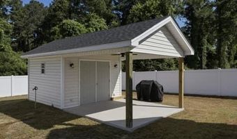 821 Fairway Rd, Ayden, NC 28513