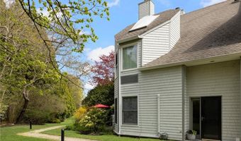 421 Bellevue Ave 2A, Newport, RI 02840