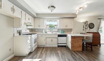 704 S Dewey St, Auburn, IN 46706