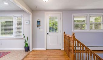 46 Stone Gate Dr, North Kingstown, RI 02852
