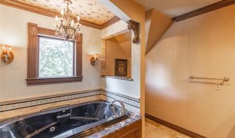 701 S 6th St, Chickasha, OK 73018