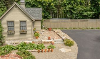 48 Old Searsport Ave, Belfast, ME 04915