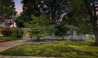 983 Roseland Rd, Alliance, OH 44601