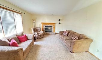 4111 Riverside Dr NE, Cedar Rapids, IA 52411