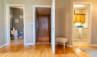 1408 Riverwood Dr, Bismarck, ND 58504