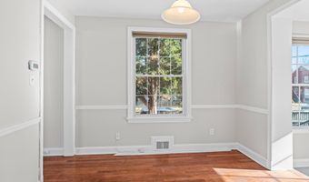 2100 27TH St S, Arlington, VA 22206