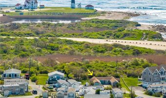 1 Offshore Rd 32, Narragansett, RI 02882
