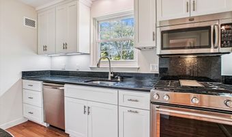 6200 VERNE St, Bethesda, MD 20817