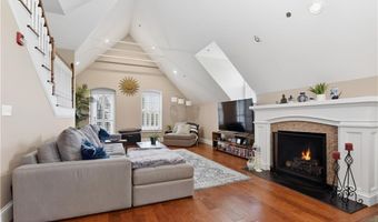 1000 Chapel View Blvd 306, Cranston, RI 02920
