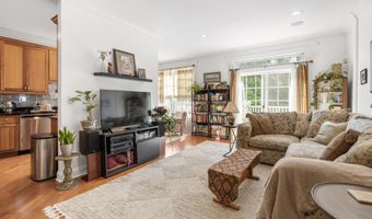 2 Dogwood Ct 2, Middlebury, CT 06762