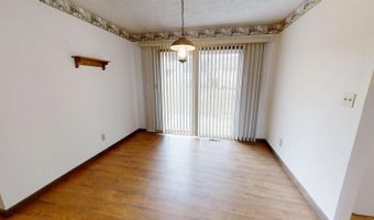 352 Pheasant Run Dr, Batesville, IN 47006