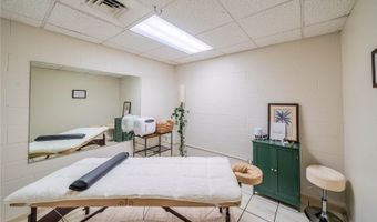 2203 Young St, Honolulu, HI 96826