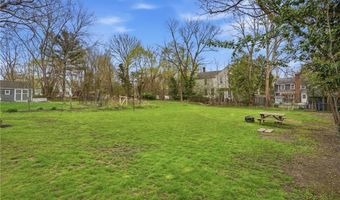 48 Constitution St 1, Bristol, RI 02809