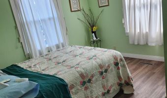 809 E Call St, Algona, IA 50511