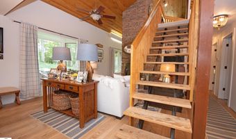 6001 S Hlavka Hls, Maple City, MI 49664