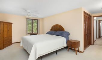 59 Lakewood Dr, Narragansett, RI 02882