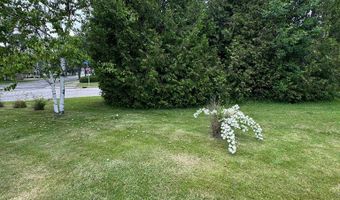 305 Lakeview Dr, Algoma, WI 54201