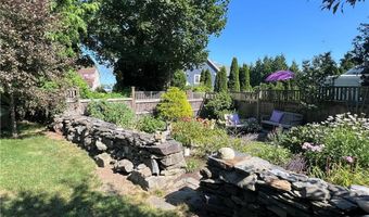 11 Harbor St, Jamestown, RI 02835