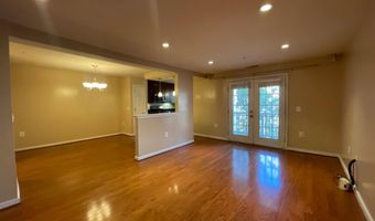 4061 S FOUR MILE RUN Dr 301, Arlington, VA 22204