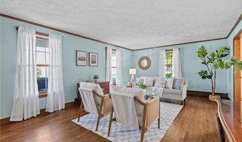 4 Karen Ln, Bristol, RI 02809