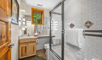 21624 Sean St, Chugiak, AK 99567