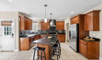 22 Elizabeth Way, Bedford, NH 03110