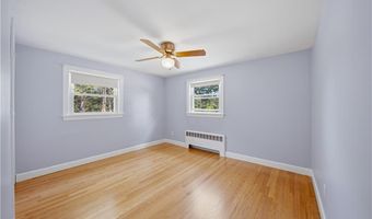 33 Shirley Dr, Cumberland, RI 02864