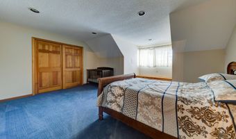 9 University Pl, Amsterdam, NY 12010