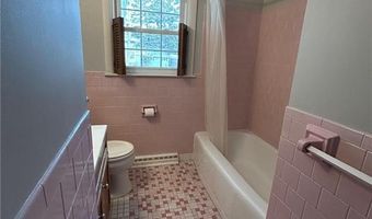 75 Hopeworth Ave, Bristol, RI 02809