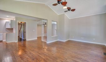 24 Chesterfield Lake Dr, Beaufort, SC 29906