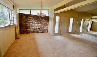 1915 N River Oaks Dr, Abbeville, LA 70510