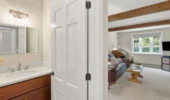 16 Williamsburg Dr, Amherst, NH 03031