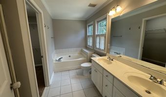 1748 Town Home Dr, Apex, NC 27502