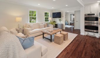 10 Duffys Ln, Darien, CT 06820