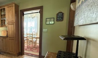 21 Elgin Ave, Bethel, CT 06801