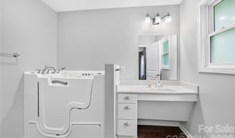 611 Pole Creasman Rd, Asheville, NC 28806