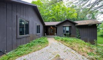 550 Greentree Ln NE, Ada, MI 49301