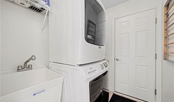 435 Country Walk, Amherst, OH 44001