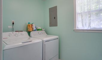 5052 Schira St, Bay St. Louis, MS 39520