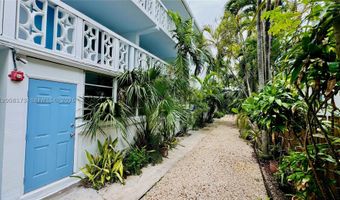1120 102nd St 7, Bay Harbor Islands, FL 33154