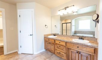 2001 Yukon Dr, Barling, AR 72923