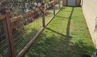 814 PARADISE Ln, Brookings, OR 97415