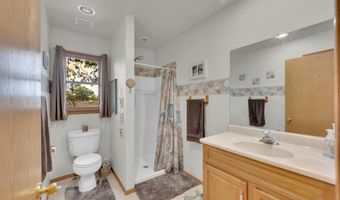 721 Cable Ave, Beachwood, NJ 08722